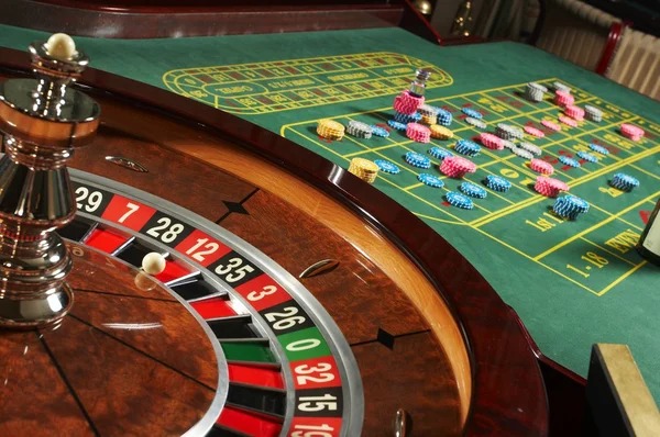 Kombinasi Number payout table showing odds for different bet types and number combinations