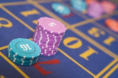 Andar Bahar card game setup showing dealer position and left-right betting areas